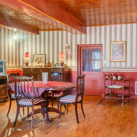 Logis Des Tilleuls Saint-Mathieu